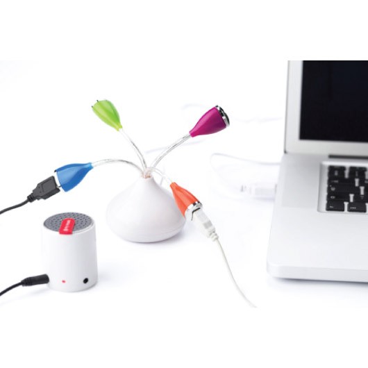 Flower USB Hub lifestyle image